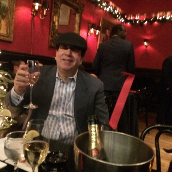 12/13/2014 tarihinde Juergen T.ziyaretçi tarafından Lea Wine Bar'de çekilen fotoğraf