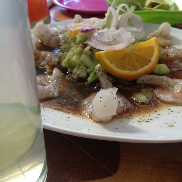 3/29/2013에 Marcos L.님이 El Muelle Seafood Bar에서 찍은 사진