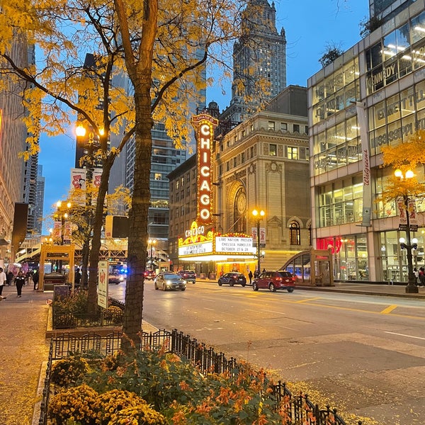 Foto tirada no(a) The Chicago Theatre por Ahmed A. em 10/27/2023