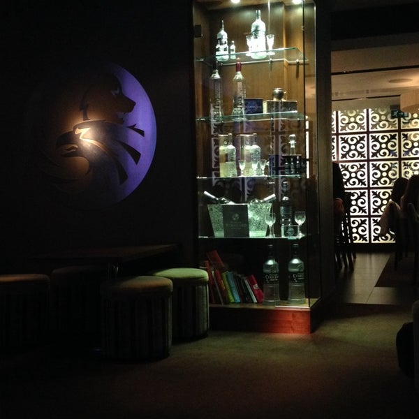 รูปภาพถ่ายที่ SamarQand Restaurant and Bar โดย Olga S. เมื่อ 4/11/2014