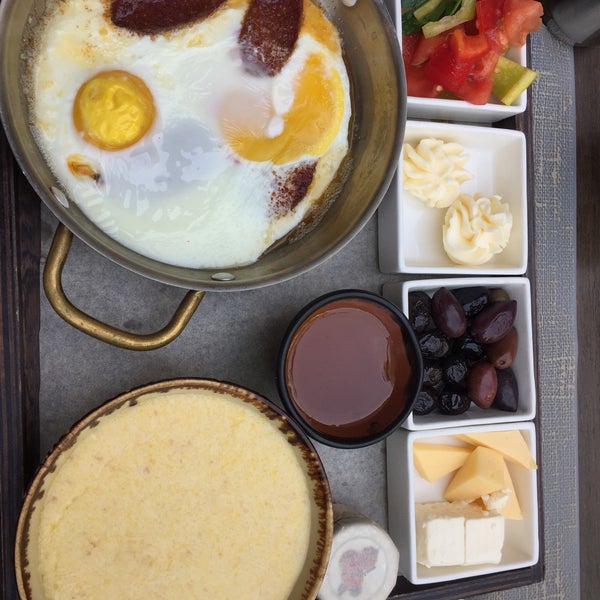 10/20/2018에 Burak K.님이 New York Restaurant &amp; Bar에서 찍은 사진