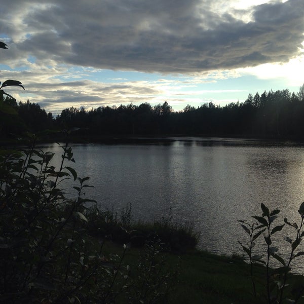 Taku Lake Hiking Trail in Anchorage