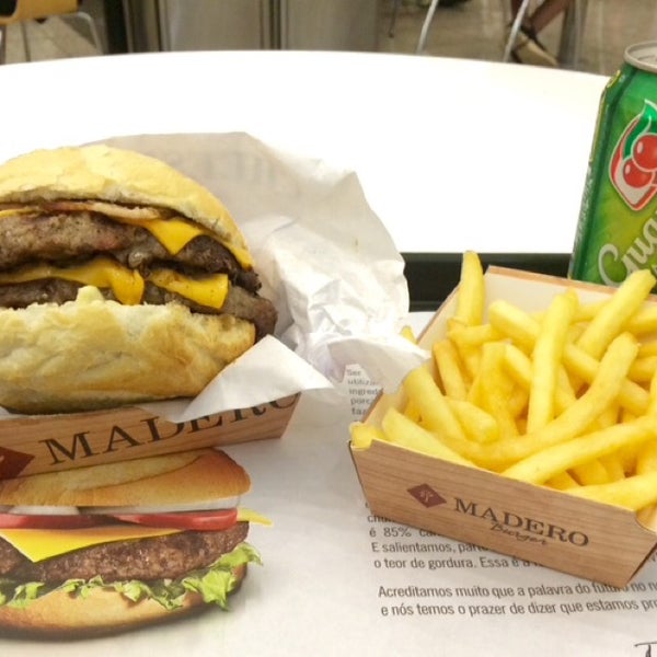 10/13/2014 tarihinde Federico G.ziyaretçi tarafından Madero Burger'de çekilen fotoğraf