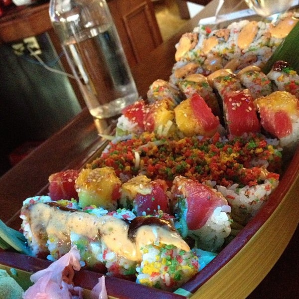 7/1/2013に@chowbelleがKatakana Sushi Barで撮った写真