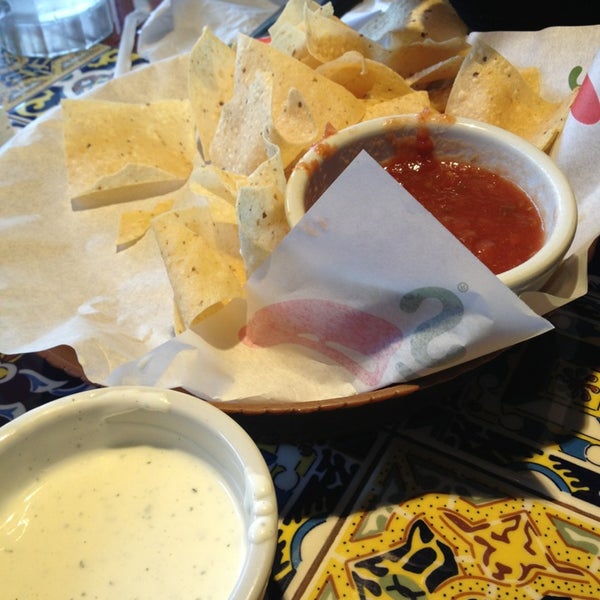 Photo taken at Chili&#39;s Grill &amp; Bar by Shayla S. on 1/17/2013