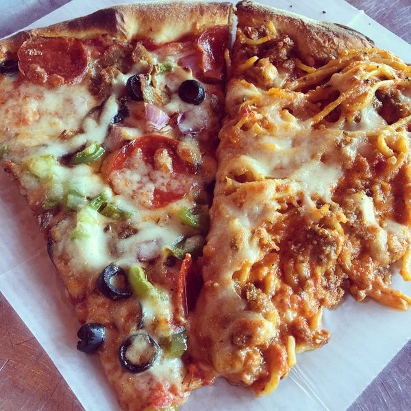 Gilbert pizza Pizzeria in Gilbert Town Square