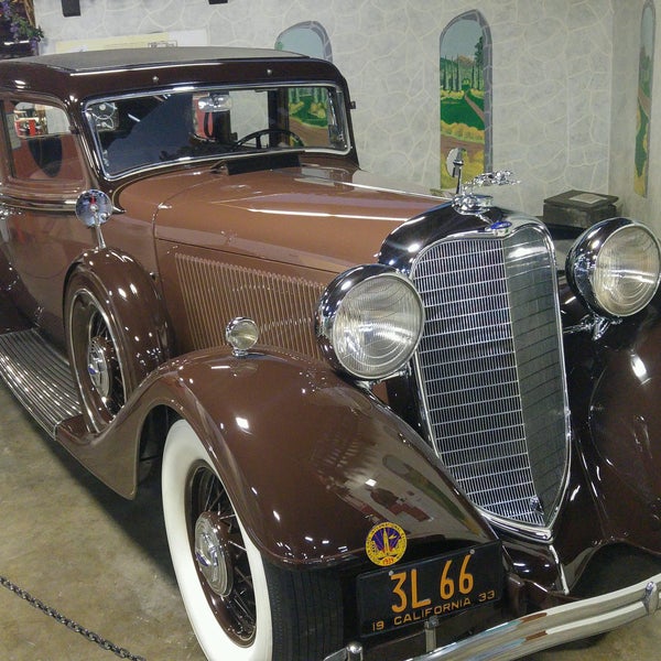 Foto diambil di California Auto Museum oleh M M. pada 10/9/2016