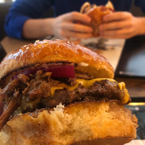 Photo taken at Unique Burgers by Eylül P. on 12/25/2019