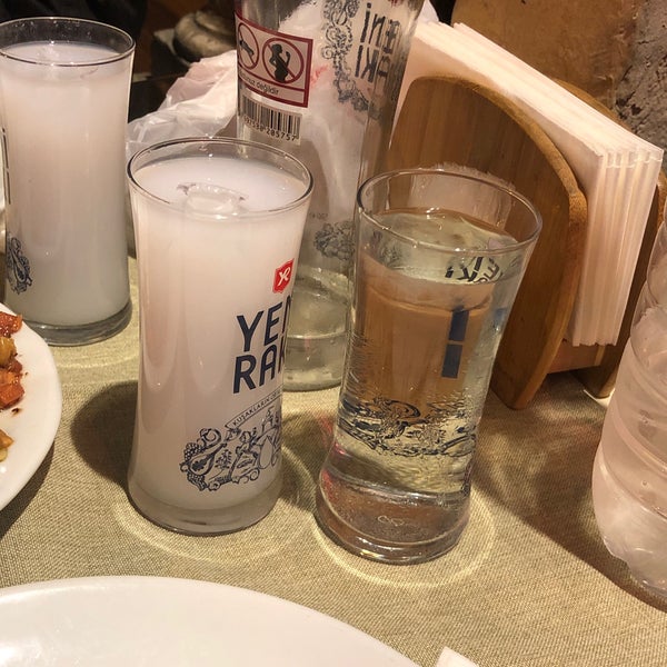 Foto diambil di Eski Babel Ocakbaşı Restaurant oleh Aykut A. pada 11/19/2019