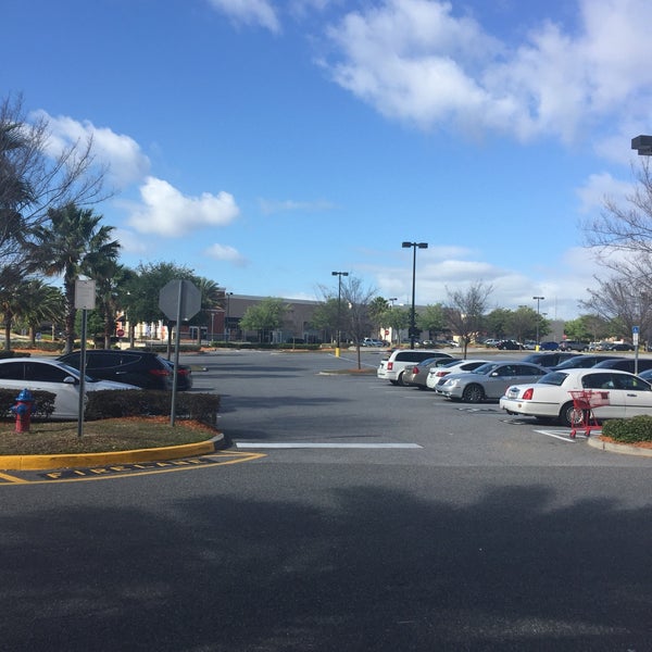 Clermont Landing Shopping Mall