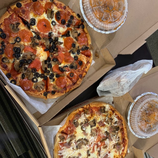 Rocco's Pizza Shop Graham Road Pizzeria in Cuyahoga Falls