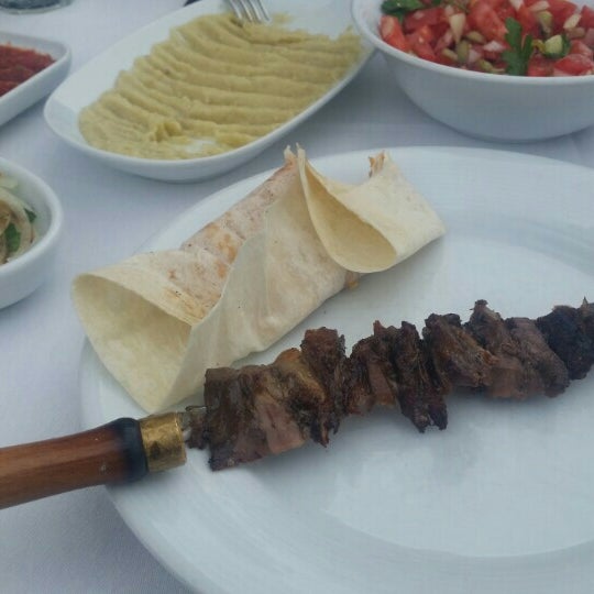 Photo prise au Derviş Sofrası Cağ Kebabı par Emir Baybars Ö. le10/8/2015