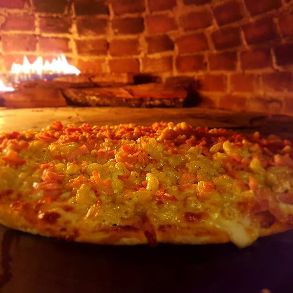 Deliciosa pizza de mac & cheese se me derritio la boca de solo verla y la pasta ni se diga.....