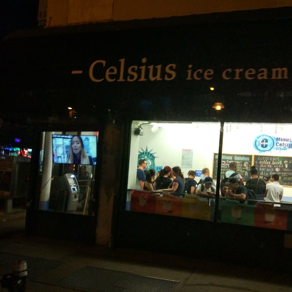 รูปภาพถ่ายที่ Minus Celsius Ice Cream โดย Najib เมื่อ 8/3/2016