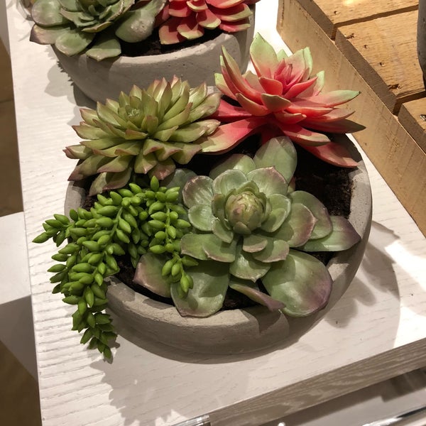 Photo taken at Crate &amp; Barrel by Nicholas A. on 5/17/2018