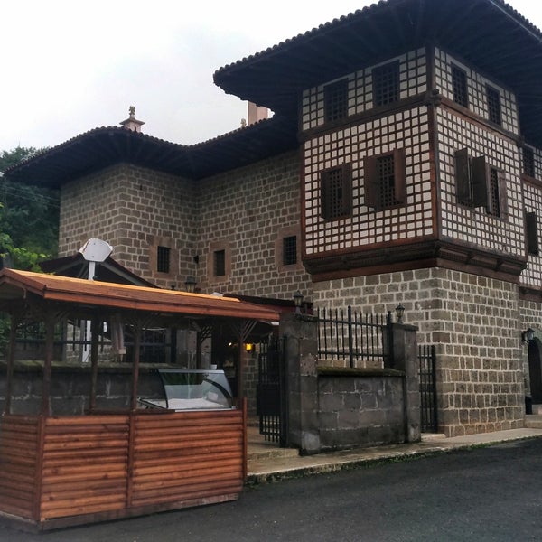 Photo taken at Memişağa Konağı Kafe ve Restaurant by Bilal A. on 7/31/2019