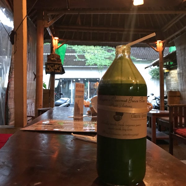 Wayan's Coconut Juice Bar 7 tips