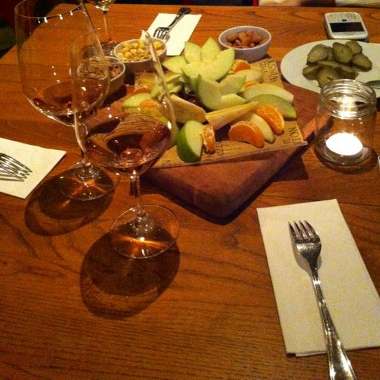 11/24/2012 tarihinde Nil S.ziyaretçi tarafından The Winston Brasserie'de çekilen fotoğraf