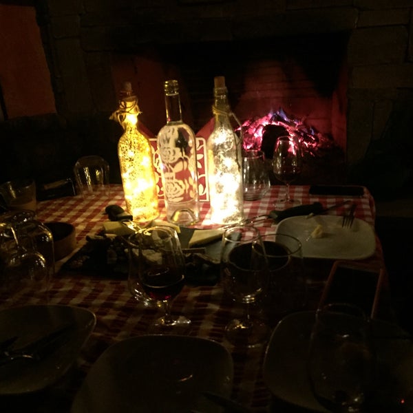 รูปภาพถ่ายที่ Barel Bağ Evi &amp; Restaurant โดย Şafak เมื่อ 12/4/2015