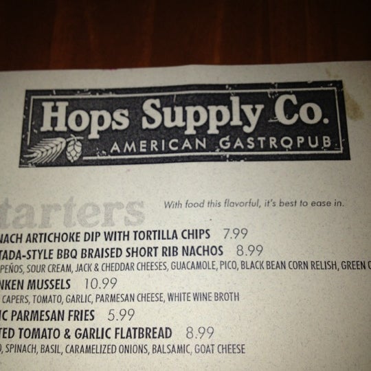 Das Foto wurde bei Hops Supply Co. von Jan-Michael S. am 12/6/2012 aufgenommen