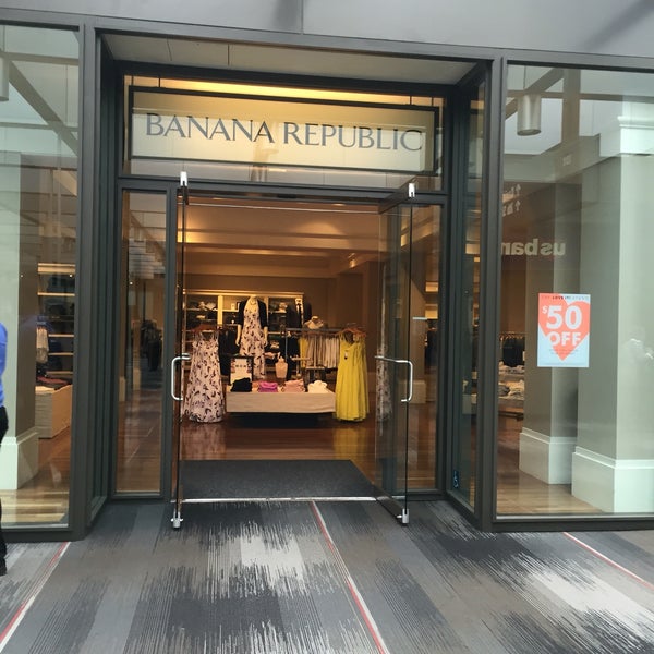 Banana Republic (Now Closed) - Downtown West - 80 S 8th St