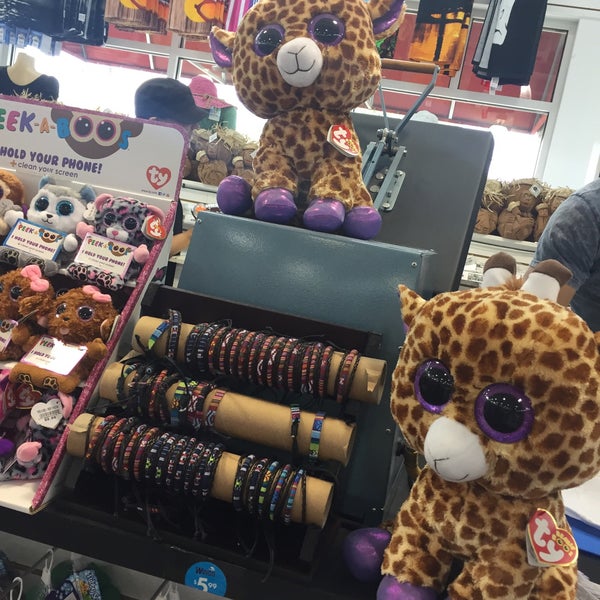 Wings Beachwear Clothing Store in Hyannis