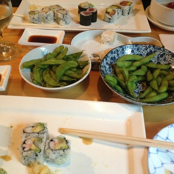 Снимок сделан в Iron Sushi пользователем Amber W. 6/7/2013
