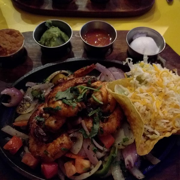 11/26/2017 tarihinde Mohammed A.ziyaretçi tarafından 3 Amigos Restaurant'de çekilen fotoğraf