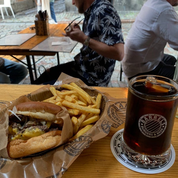 Photo taken at Barrels Burgers &amp; Beer by Turki on 6/16/2022