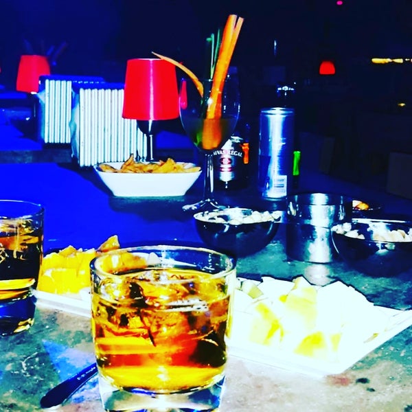 3/31/2018에 🎀🎀S T A R D U S T🎀🎀님이 Grande Club&amp;Bar에서 찍은 사진