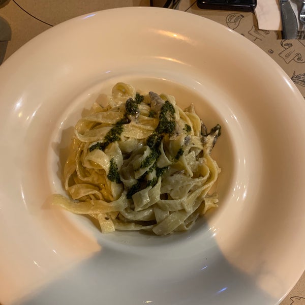 Photo taken at Emporio Pizza &amp; Pasta by Moon S. on 7/19/2019