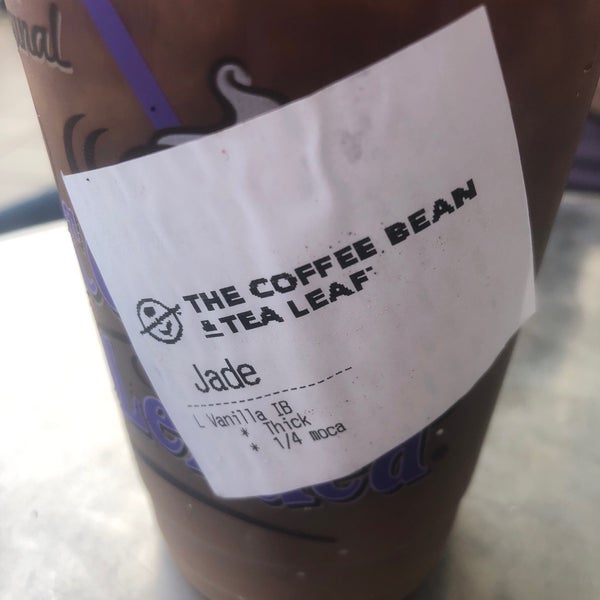 Photo taken at The Coffee Bean &amp; Tea Leaf by Andie D. on 3/31/2018