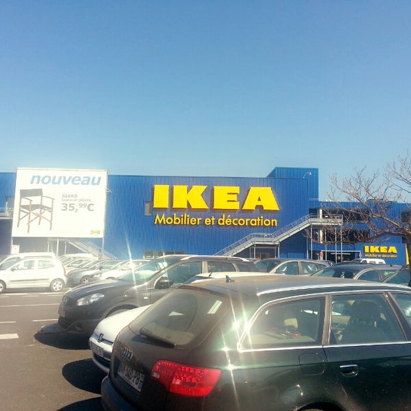 Foto tirada no(a) IKEA por Kimmie A. em 3/20/2014