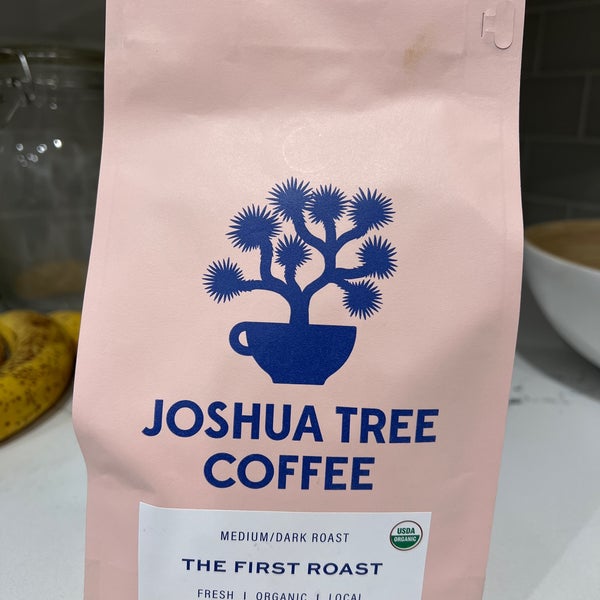 Foto tirada no(a) Joshua Tree Coffee Company por C H R I S em 12/29/2021