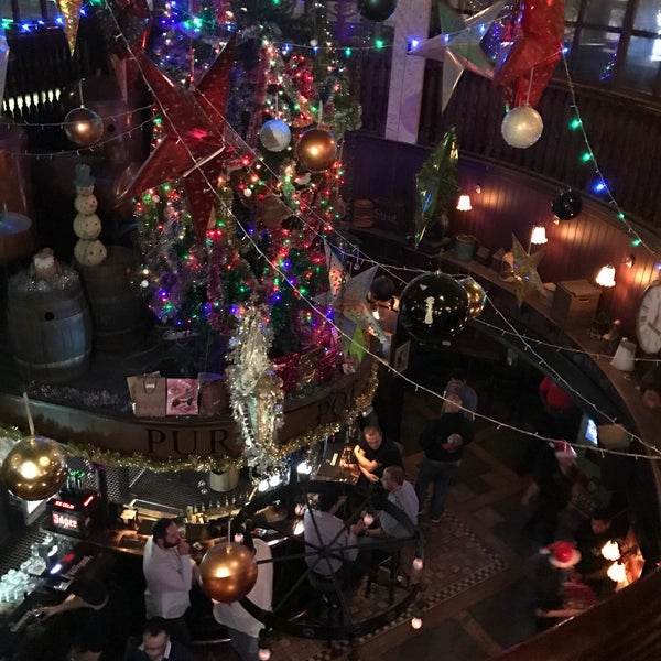 Foto tirada no(a) JJ&#39;s Irish Restaurant &amp; Pub por Eugene em 12/24/2016
