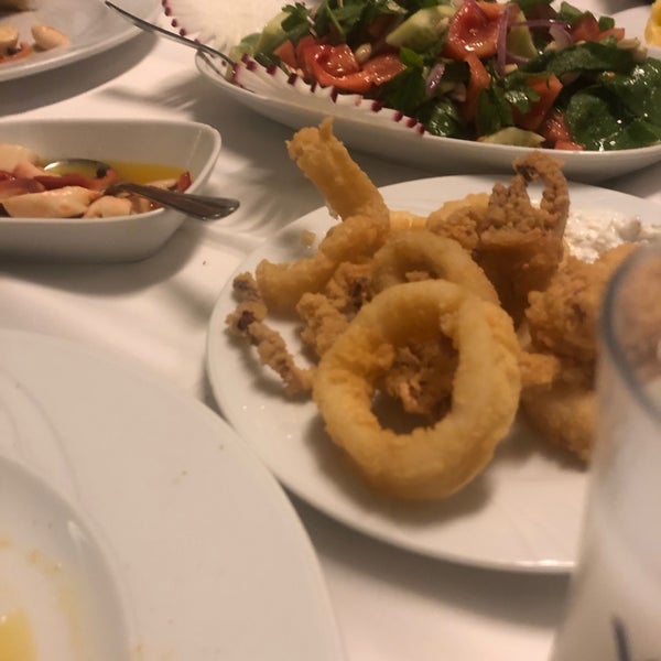 รูปภาพถ่ายที่ Burç Restaurant โดย Serkan G. เมื่อ 11/22/2019