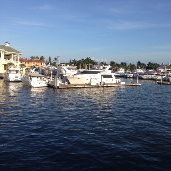 Снимок сделан в Pure Florida - Naples пользователем Sue G. 2/22/2014