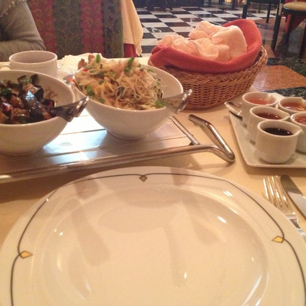 รูปภาพถ่ายที่ Ресторан &quot;Чопстикс&quot; / Chopsticks Restaurant โดย Элла Б. เมื่อ 1/19/2013