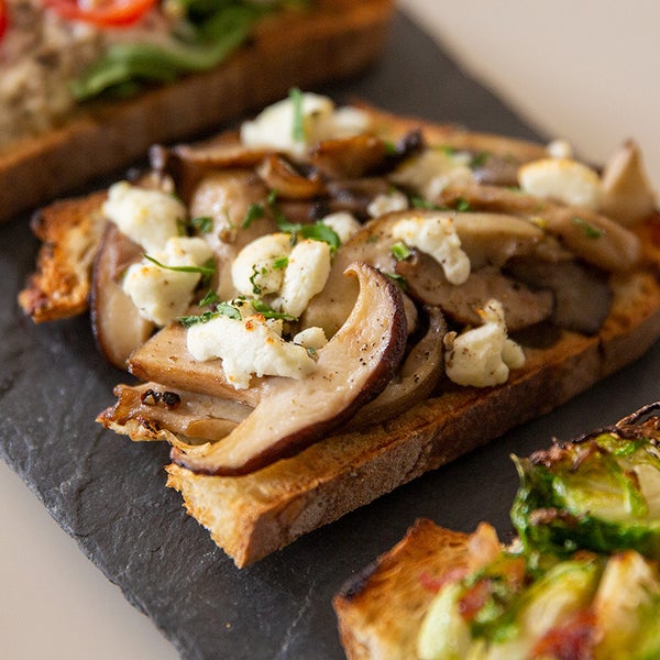 New menu items have arrived at Glenmorgan! Warm up with a comforting new dish like their Smashing Toasts, Grilled Ribeye Sandwich, Spicy Mahi Tacos, Baltimore-style Crab Cakes, Buddha Bowls & more!