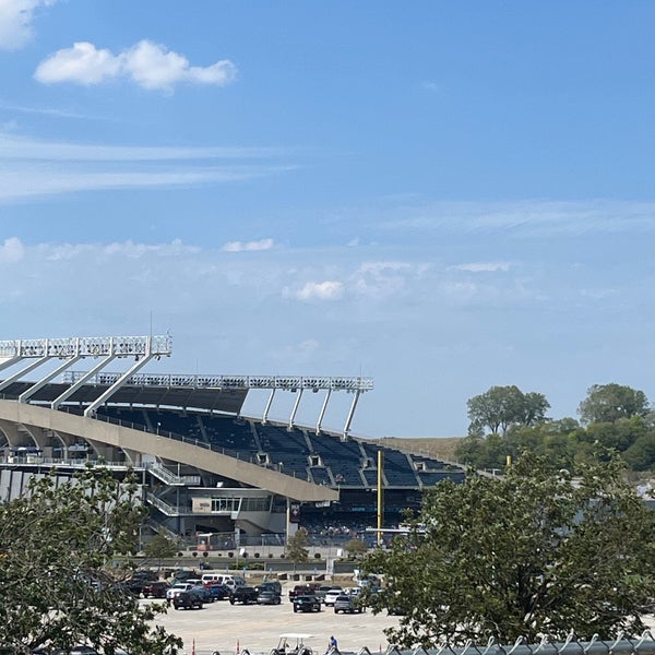 รูปภาพถ่ายที่ Kauffman Stadium โดย Senaca W. เมื่อ 9/4/2023