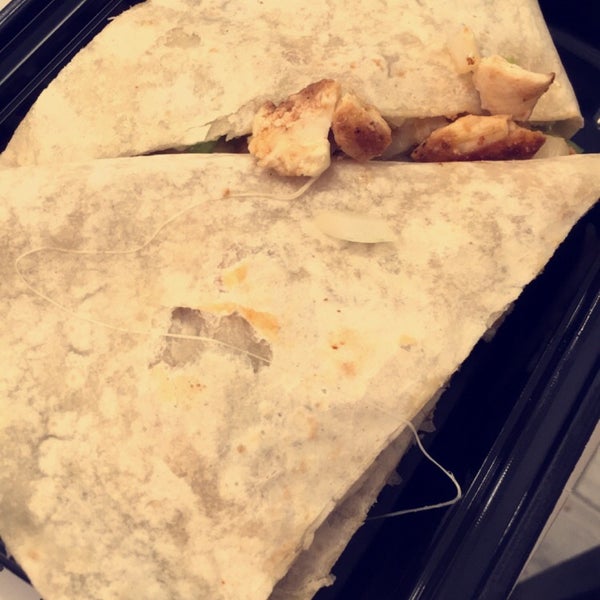 Foto scattata a Burrito Loco da عبدالعزيز ♈️ il 5/6/2016