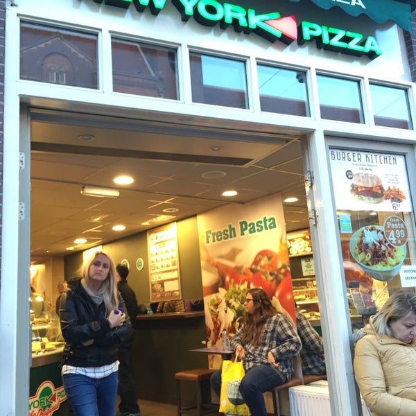 Das Foto wurde bei New York Pizza von Faisal am 5/4/2016 aufgenommen