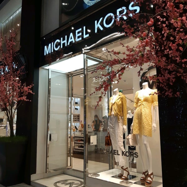 Photos At Galleria Cavour Shopping Mall In Bologna