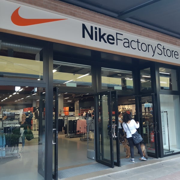 factory outlet of nike