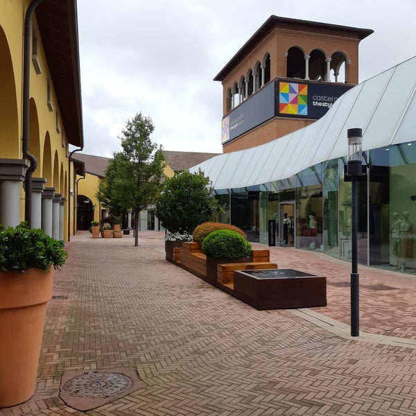 Photo taken at Castel Guelfo The Style Outlets by Giorgio M. on 5/27/2019