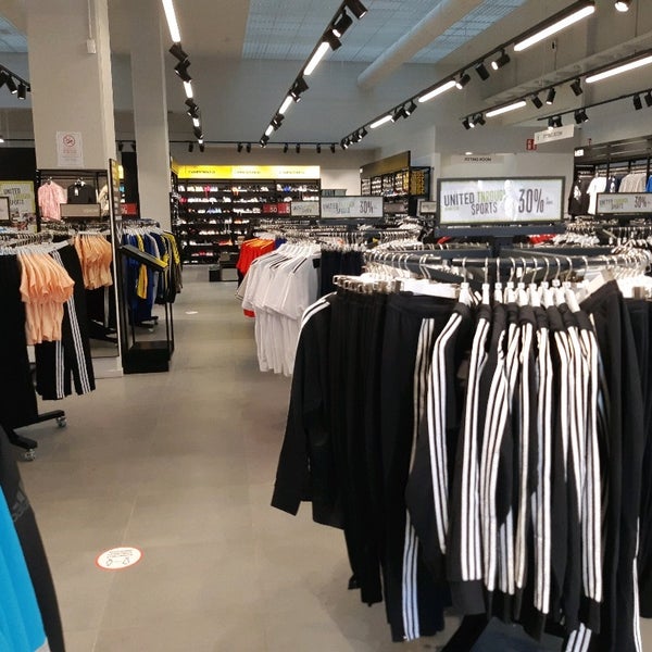 Adidas Factory Outlets - Negozio di articoli sportivi in Castel Guelfo di  Bologna