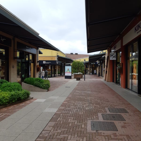 Photo taken at Castel Guelfo The Style Outlets by Giorgio M. on 5/27/2019