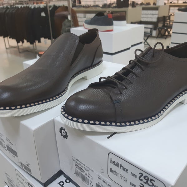 Fotos en Outlet Pollini - Zapatería