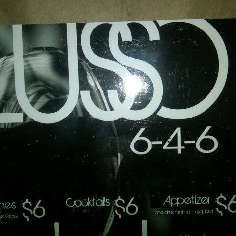 11/6/2012にMish S.がLusso Bar &amp; Grillで撮った写真