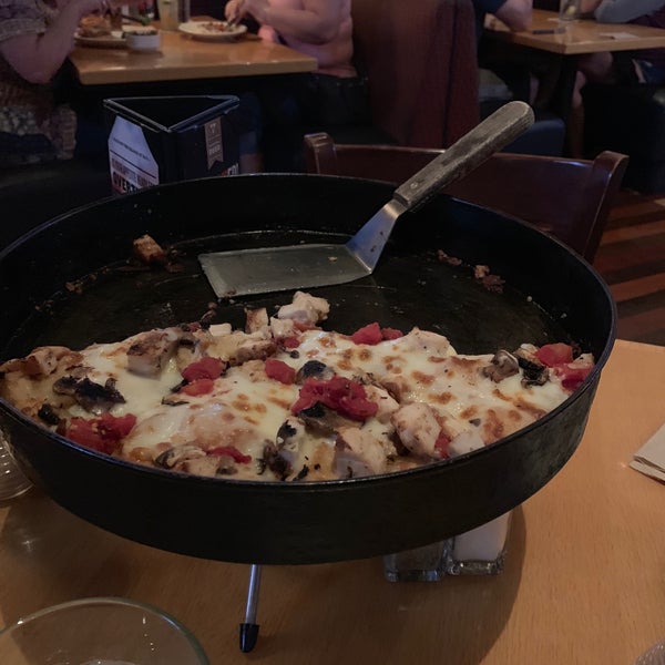 Photo taken at BJ&#39;s Restaurant &amp; Brewhouse by Sameer R. on 10/9/2018